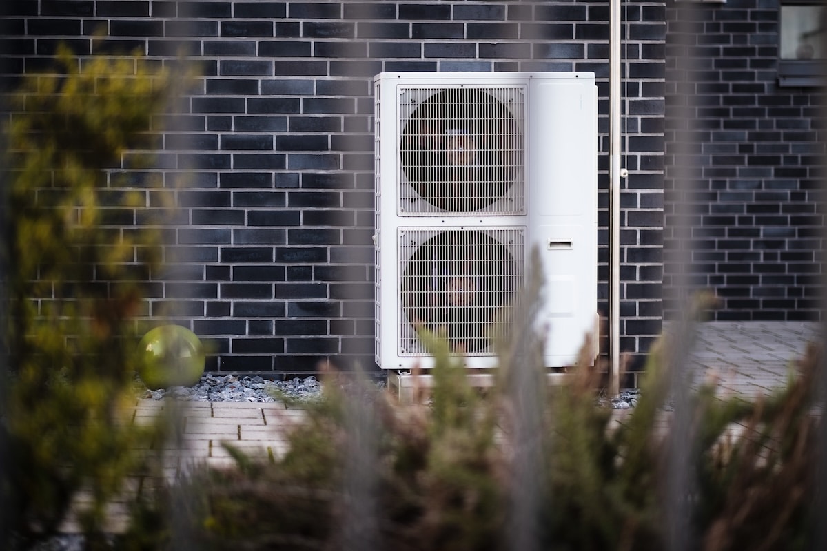 Alpha has launched the Custom Hybrid solution – an innovative and customisable system that combines a heat pump with a boiler.