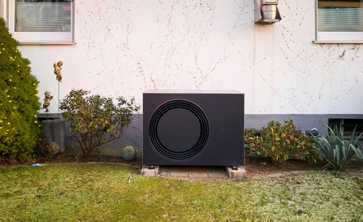 IKEA is making life at home more sustainable by offering heat pumps to its customers in Germany. Customers can thus actively contribute to climate protection while significantly reducing their energy costs.