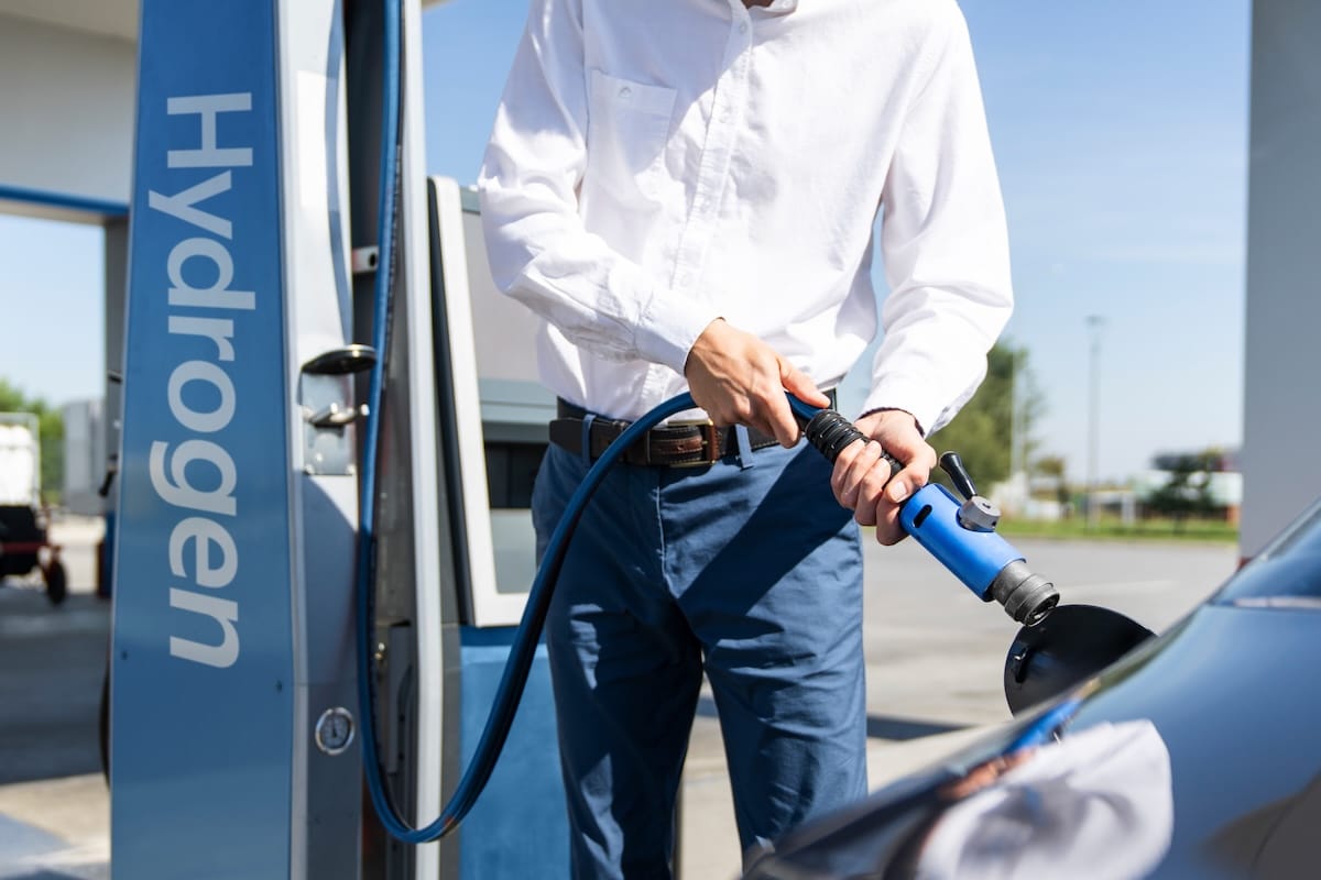 Australia’s largest hydrogen refuelling project and the first public service station will offer renewable hydrogen to trucks and transport.