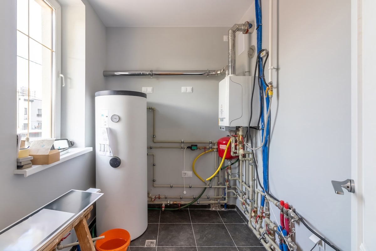 The Victorian Government is boosting local manufacturing jobs by offering larger rebates for Australian heat pumps and hot water systems.