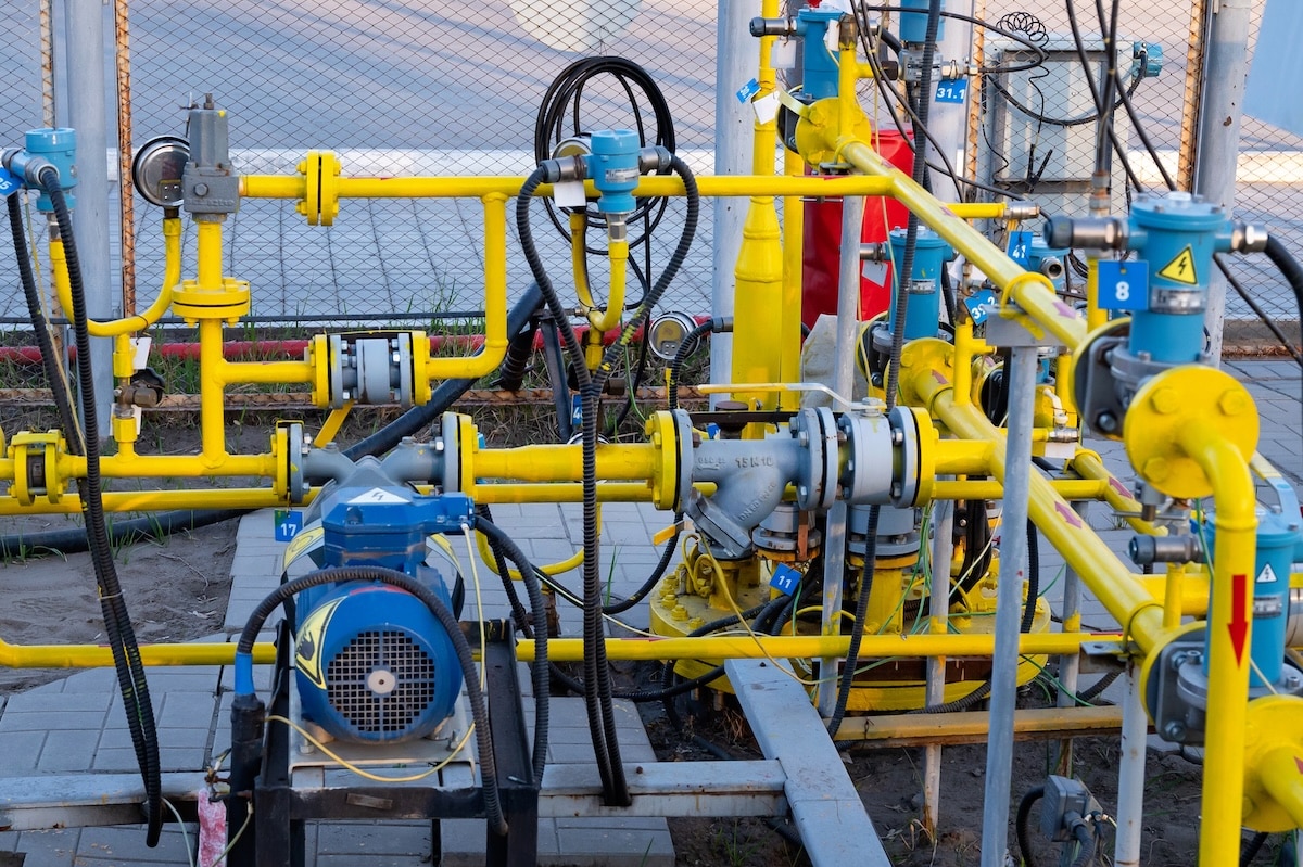 When real fault data is scarce, smart sample generation boosts hydraulic pump fault diagnosis and reduces missed detections.